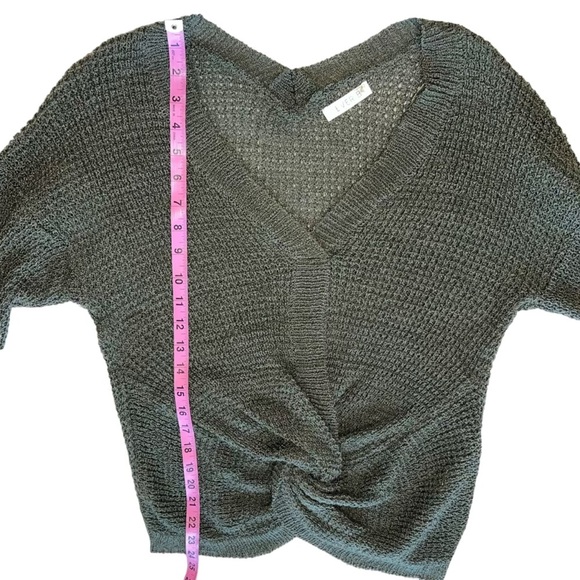 Ever B Green Sage Knit Fall V Neck Lightweight Knotted Sweater NWOT - Picture 6 of 9